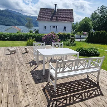 Hus Ved Sjoen, Med Og Naust Dom wakacyjny Sauda