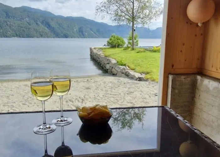 Hus Ved Sjoen, Med Og Naust *