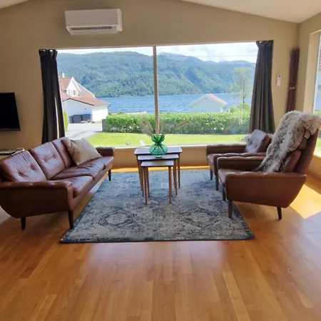 Ferienhaus Hus Ved Sjoen, Med Og Naust
